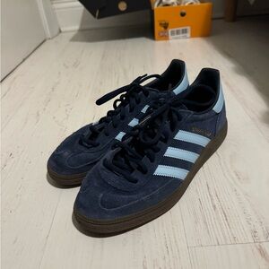 Adidas Women’s Dark Blue and Light Blue Sneakers